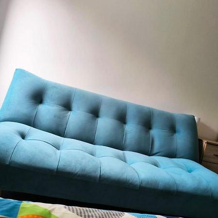 Spacious Double Bedroom With Private Toilet And Shared Kitchen With On Premesis Parking Олдбери Экстерьер фото
